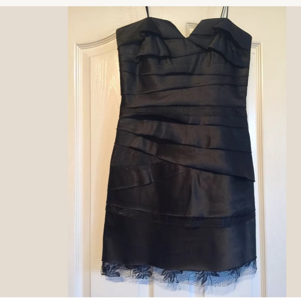 👗BCBG Black Cocktail Dress-EUC!👗